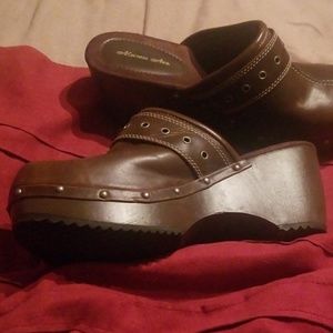 Melrose Ave clogs size 10